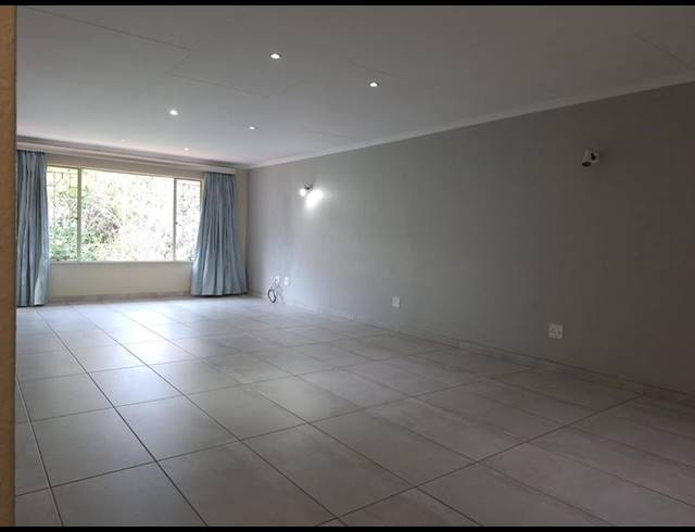 3 BEDROOM APARTMENT FOR SALE IN NORTHCLIFF